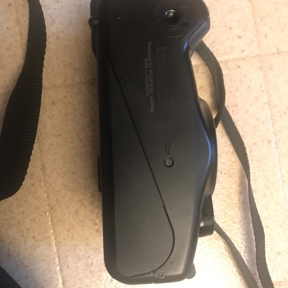 Vintage Fuji Zoom Compact Camera. With manual, strap and a case - Picture 6 of 10